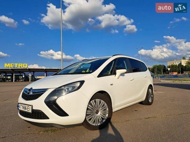 Опель Зафира 2014 в Харькове на Automoto.ua Белый Опель Зафира, объемом двигателя 2 л и пробегом 253 тыс. км за 9500 $, фото 2 на Automoto.ua