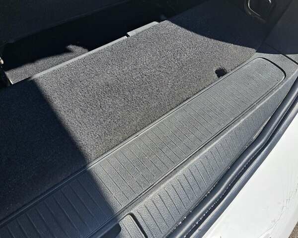 Опель Зафира 2014 в Харькове на Automoto.ua Белый Опель Зафира, объемом двигателя 2 л и пробегом 253 тыс. км за 9500 $, фото 50 на Automoto.ua