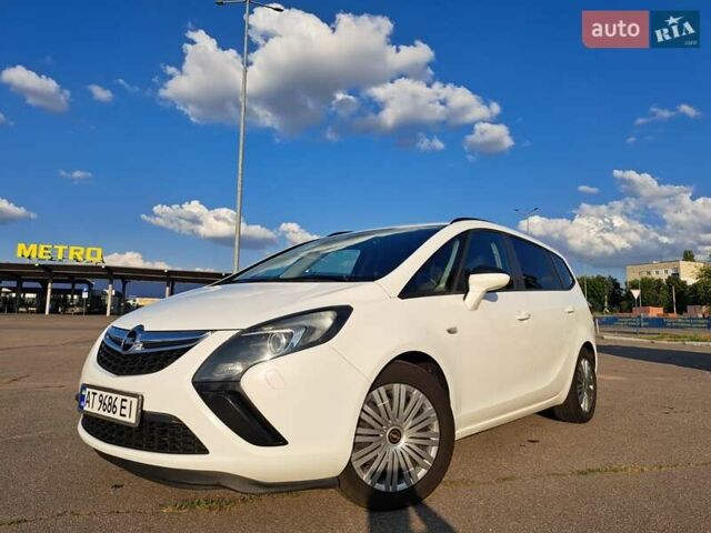Опель Зафира 2014 в Харькове на Automoto.ua Белый Опель Зафира, объемом двигателя 2 л и пробегом 253 тыс. км за 9500 $, фото 1 на Automoto.ua