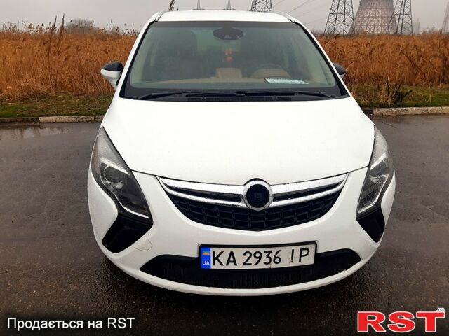 Опель Зафира 2014 в Харькове на Automoto.ua Белый Опель Зафира, объемом двигателя 1.6 л и пробегом 200 тыс. км за 7600 $, фото 1 на Automoto.ua