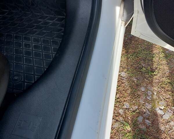 Білий Опель Зафіра, об'ємом двигуна 2 л та пробігом 257 тис. км за 10300 $, фото 7 на Automoto.ua