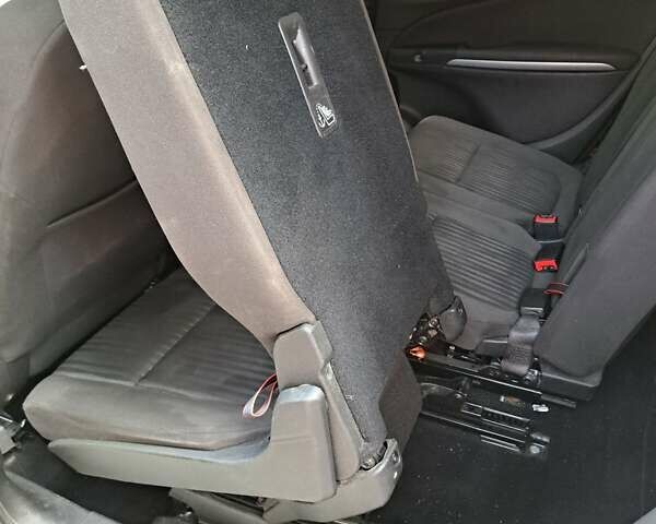 Опель Зафира 2014 в Харькове на Automoto.ua Белый Опель Зафира, объемом двигателя 2 л и пробегом 253 тыс. км за 9500 $, фото 40 на Automoto.ua