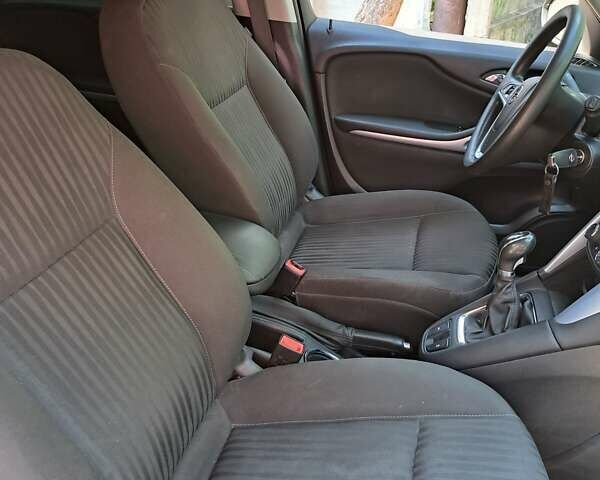 Опель Зафира 2014 в Харькове на Automoto.ua Белый Опель Зафира, объемом двигателя 2 л и пробегом 253 тыс. км за 9500 $, фото 32 на Automoto.ua