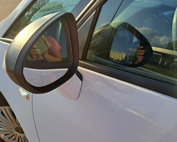 Опель Зафира 2014 в Харькове на Automoto.ua Белый Опель Зафира, объемом двигателя 2 л и пробегом 253 тыс. км за 9500 $, фото 7 на Automoto.ua