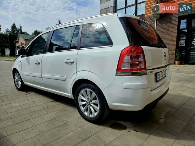 Белый Опель Зафира, объемом двигателя 1.69 л и пробегом 284 тыс. км за 7890 $, фото 2 на Automoto.ua