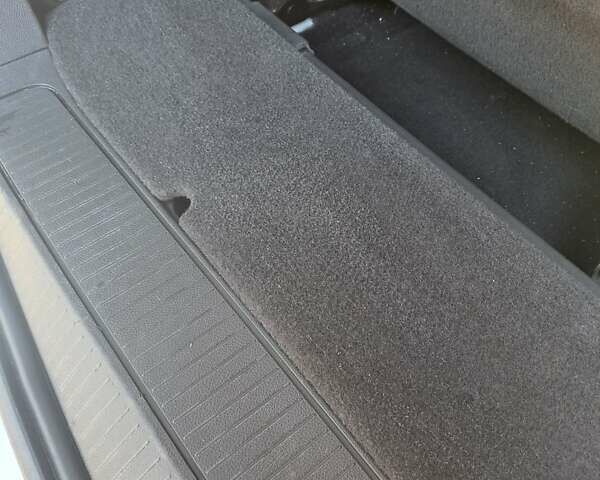 Опель Зафира 2014 в Харькове на Automoto.ua Белый Опель Зафира, объемом двигателя 2 л и пробегом 253 тыс. км за 9500 $, фото 49 на Automoto.ua