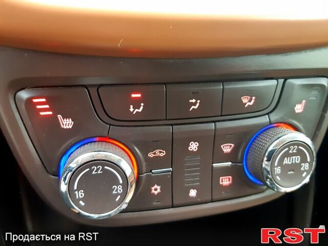 Опель Зафира 2014 в Харькове на Automoto.ua Белый Опель Зафира, объемом двигателя 1.6 л и пробегом 200 тыс. км за 7600 $, фото 7 на Automoto.ua