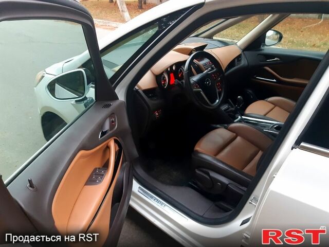 Опель Зафира 2014 в Харькове на Automoto.ua Белый Опель Зафира, объемом двигателя 1.6 л и пробегом 200 тыс. км за 7600 $, фото 6 на Automoto.ua