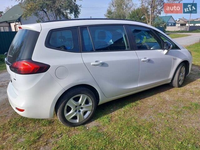 Білий Опель Зафіра, об'ємом двигуна 2 л та пробігом 257 тис. км за 10300 $, фото 12 на Automoto.ua