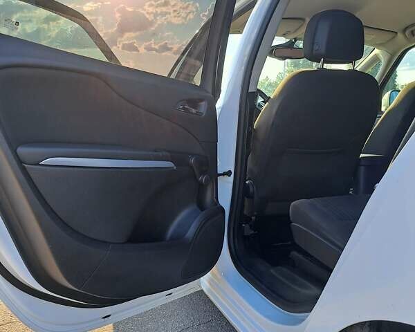 Опель Зафира 2014 в Харькове на Automoto.ua Белый Опель Зафира, объемом двигателя 2 л и пробегом 253 тыс. км за 9500 $, фото 12 на Automoto.ua