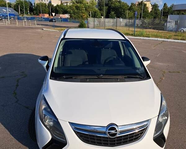 Опель Зафира 2014 в Харькове на Automoto.ua Белый Опель Зафира, объемом двигателя 2 л и пробегом 253 тыс. км за 9500 $, фото 4 на Automoto.ua