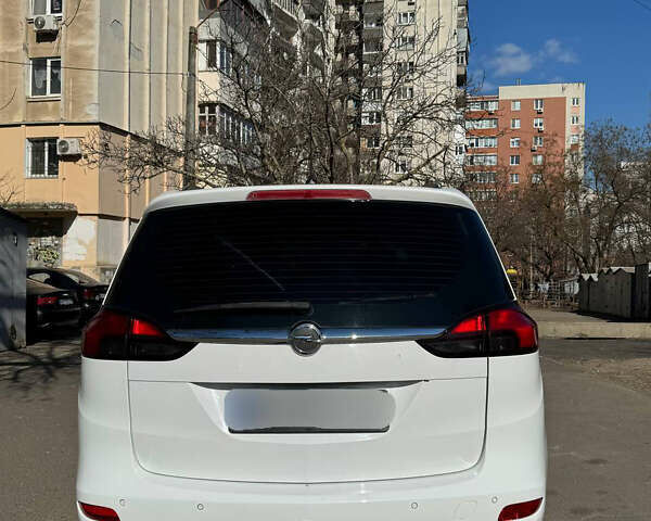 Белый Опель Зафира, объемом двигателя 1.6 л и пробегом 280 тыс. км за 9100 $, фото 2 на Automoto.ua