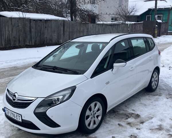 Белый Опель Зафира, объемом двигателя 2 л и пробегом 180 тыс. км за 12200 $, фото 1 на Automoto.ua