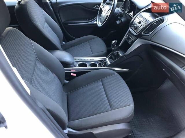 Белый Опель Зафира, объемом двигателя 1.6 л и пробегом 177 тыс. км за 10300 $, фото 9 на Automoto.ua