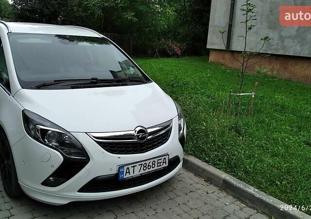 Белый Опель Зафира, объемом двигателя 1.96 л и пробегом 323 тыс. км за 10700 $, фото 9 на Automoto.ua