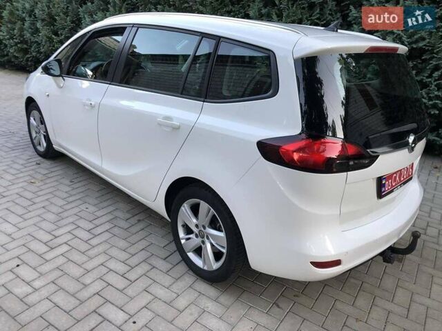 Белый Опель Зафира, объемом двигателя 1.6 л и пробегом 177 тыс. км за 10300 $, фото 5 на Automoto.ua