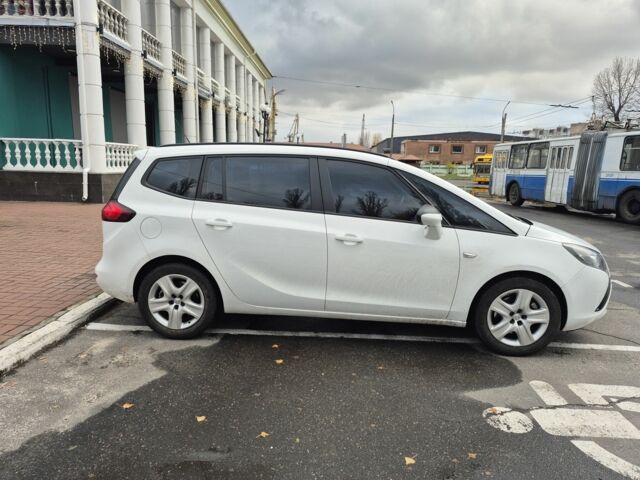 Белый Опель Зафира, объемом двигателя 2 л и пробегом 135 тыс. км за 8999 $, фото 6 на Automoto.ua