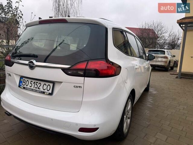 Белый Опель Зафира, объемом двигателя 1.96 л и пробегом 255 тыс. км за 11900 $, фото 1 на Automoto.ua