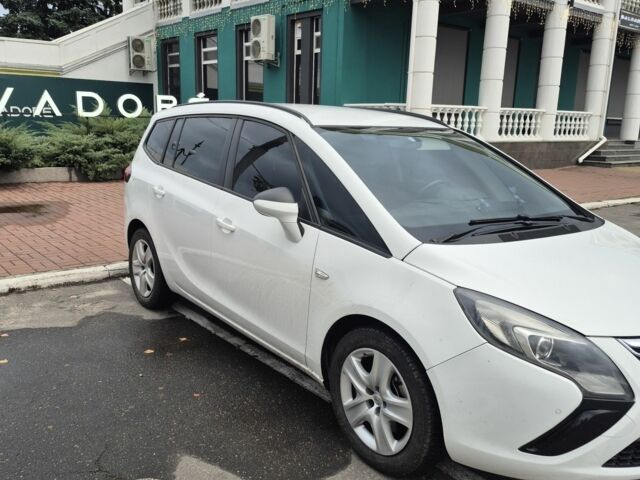 Белый Опель Зафира, объемом двигателя 2 л и пробегом 135 тыс. км за 8999 $, фото 7 на Automoto.ua