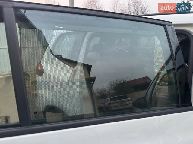 Белый Опель Зафира, объемом двигателя 1.96 л и пробегом 255 тыс. км за 11900 $, фото 7 на Automoto.ua