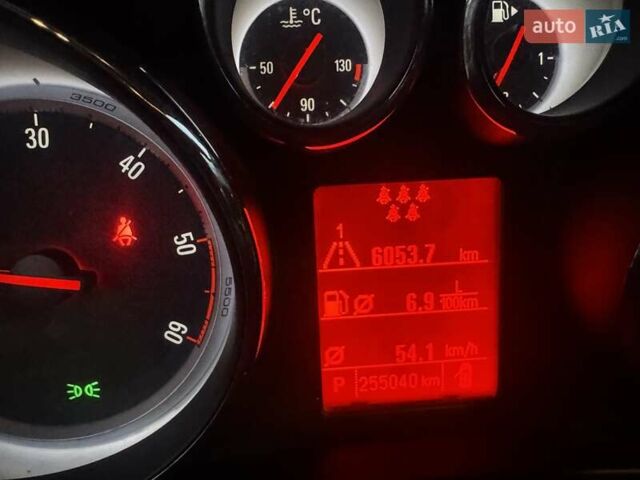 Белый Опель Зафира, объемом двигателя 1.96 л и пробегом 255 тыс. км за 11900 $, фото 17 на Automoto.ua