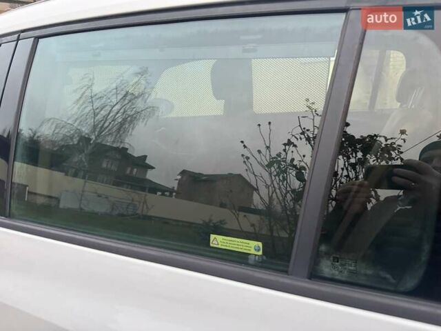 Белый Опель Зафира, объемом двигателя 1.96 л и пробегом 255 тыс. км за 11900 $, фото 9 на Automoto.ua