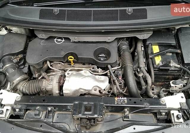 Белый Опель Зафира, объемом двигателя 1.96 л и пробегом 323 тыс. км за 10700 $, фото 26 на Automoto.ua