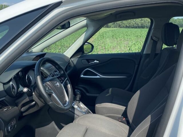 Белый Опель Зафира, объемом двигателя 2 л и пробегом 221 тыс. км за 10300 $, фото 7 на Automoto.ua