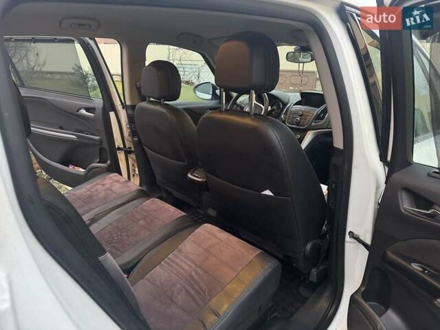 Белый Опель Зафира, объемом двигателя 1.96 л и пробегом 255 тыс. км за 11900 $, фото 6 на Automoto.ua