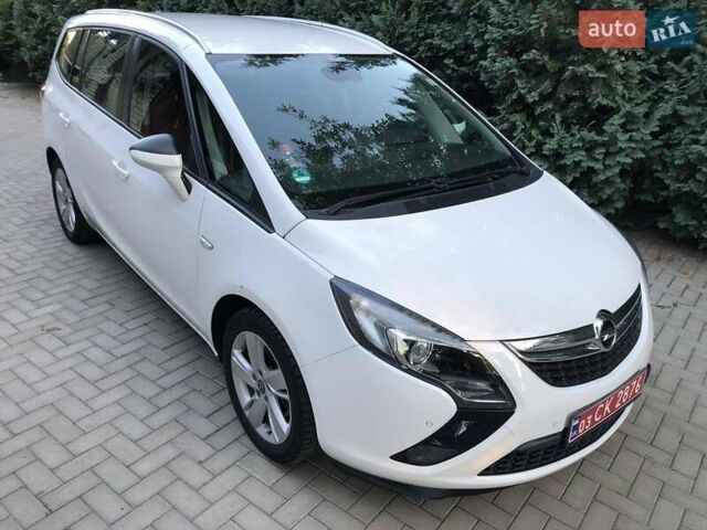 Белый Опель Зафира, объемом двигателя 1.6 л и пробегом 177 тыс. км за 10300 $, фото 2 на Automoto.ua