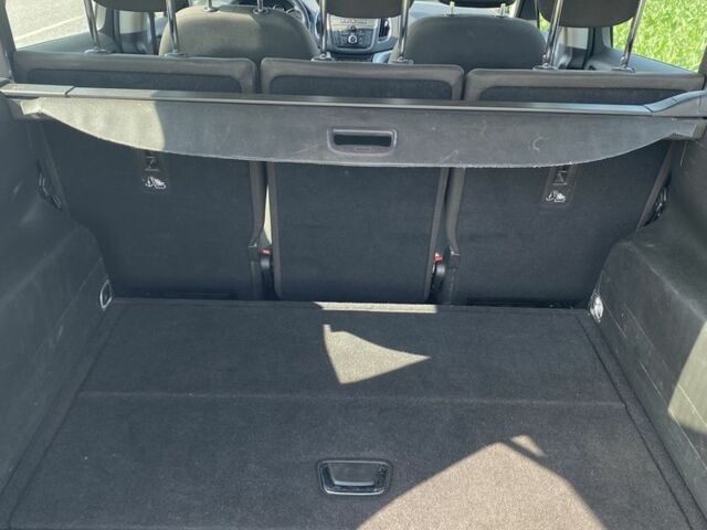 Белый Опель Зафира, объемом двигателя 2 л и пробегом 221 тыс. км за 10300 $, фото 18 на Automoto.ua