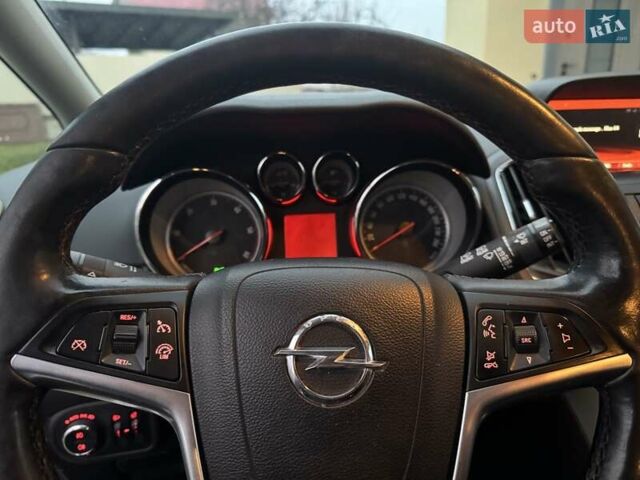 Белый Опель Зафира, объемом двигателя 1.96 л и пробегом 255 тыс. км за 11900 $, фото 16 на Automoto.ua