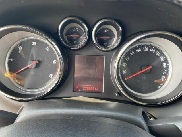 Белый Опель Зафира, объемом двигателя 2 л и пробегом 221 тыс. км за 10300 $, фото 8 на Automoto.ua