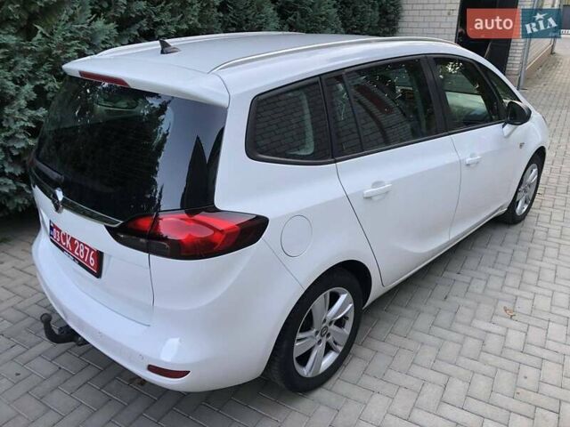 Белый Опель Зафира, объемом двигателя 1.6 л и пробегом 177 тыс. км за 10300 $, фото 4 на Automoto.ua