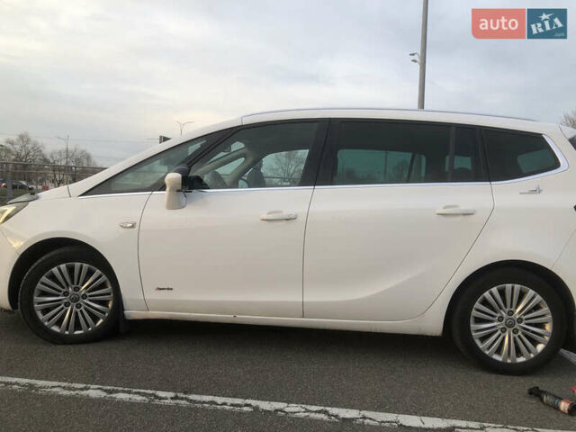 Белый Опель Зафира, объемом двигателя 1.6 л и пробегом 243 тыс. км за 11800 $, фото 4 на Automoto.ua