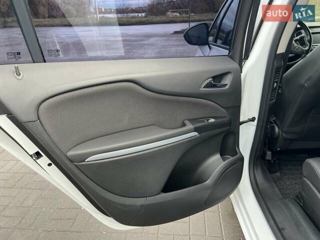 Белый Опель Зафира, объемом двигателя 1.6 л и пробегом 106 тыс. км за 13900 $, фото 34 на Automoto.ua