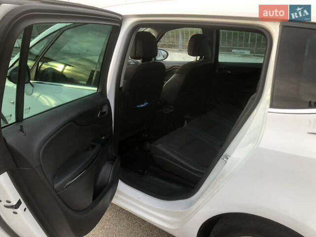 Белый Опель Зафира, объемом двигателя 1.6 л и пробегом 243 тыс. км за 11800 $, фото 11 на Automoto.ua