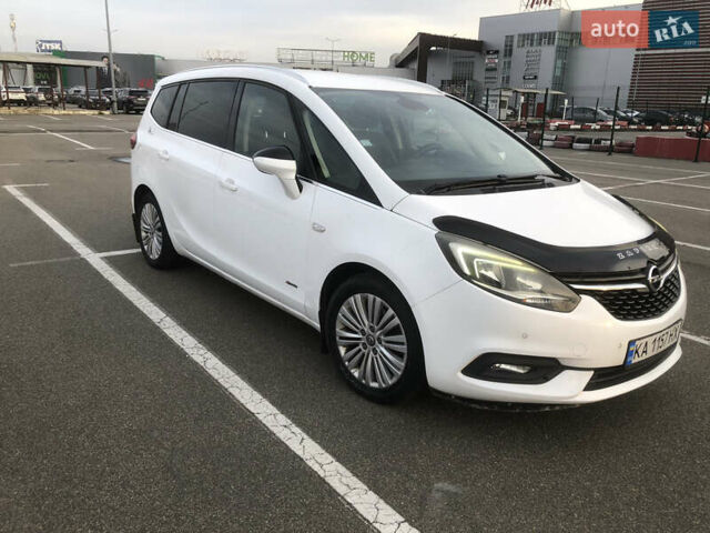Белый Опель Зафира, объемом двигателя 1.6 л и пробегом 243 тыс. км за 11800 $, фото 3 на Automoto.ua