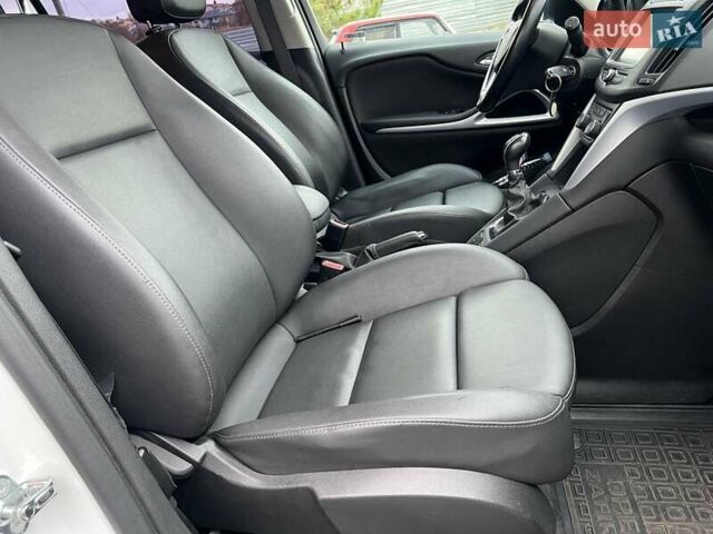 Белый Опель Зафира, объемом двигателя 1.6 л и пробегом 106 тыс. км за 13900 $, фото 28 на Automoto.ua