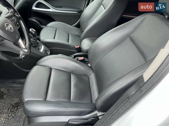 Белый Опель Зафира, объемом двигателя 1.6 л и пробегом 106 тыс. км за 13900 $, фото 27 на Automoto.ua