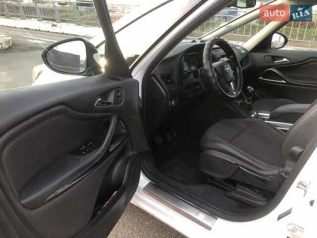 Белый Опель Зафира, объемом двигателя 1.6 л и пробегом 243 тыс. км за 11800 $, фото 6 на Automoto.ua