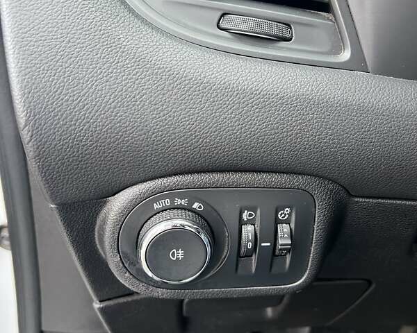 Белый Опель Зафира, объемом двигателя 1.6 л и пробегом 106 тыс. км за 13900 $, фото 25 на Automoto.ua