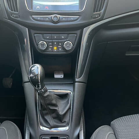 Белый Опель Зафира, объемом двигателя 1.6 л и пробегом 205 тыс. км за 12300 $, фото 16 на Automoto.ua