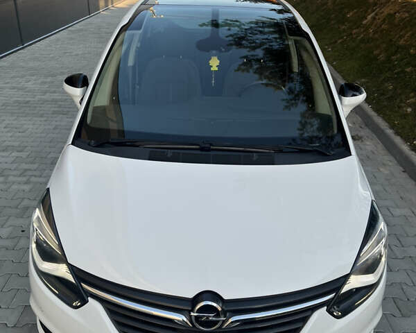 Белый Опель Зафира, объемом двигателя 1.6 л и пробегом 205 тыс. км за 12300 $, фото 6 на Automoto.ua