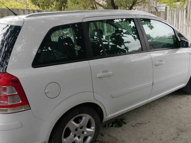 Опель Зафира 2008 в Сарате на Automoto.ua Белый Опель Зафира, объемом двигателя 1.7 л и пробегом 377 тыс. км за 6200 $, фото 3 на Automoto.ua