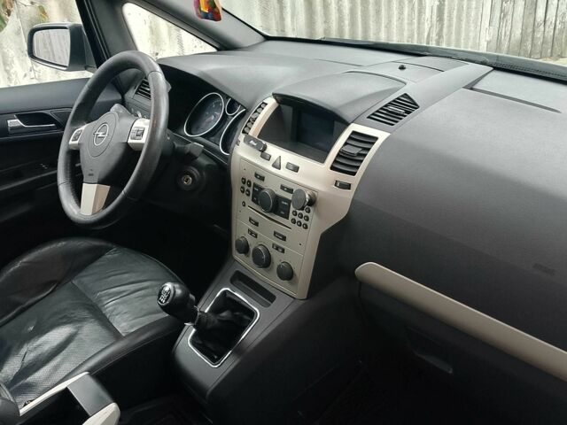 Опель Зафира 2008 в Сарате на Automoto.ua Белый Опель Зафира, объемом двигателя 1.7 л и пробегом 377 тыс. км за 6200 $, фото 6 на Automoto.ua