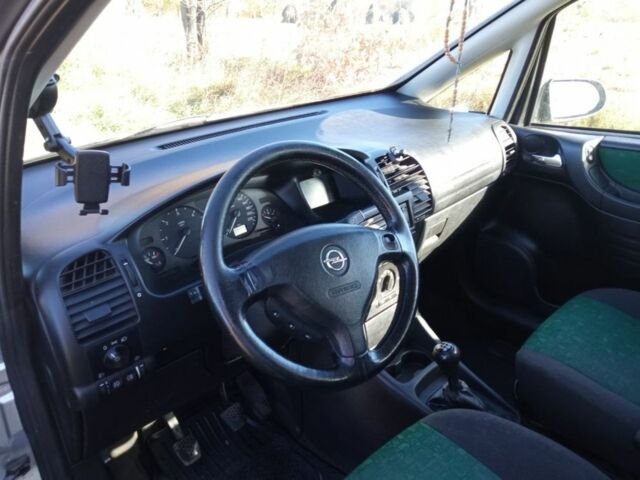 Белый Опель Зафира, объемом двигателя 2 л и пробегом 1 тыс. км за 1747 $, фото 6 на Automoto.ua