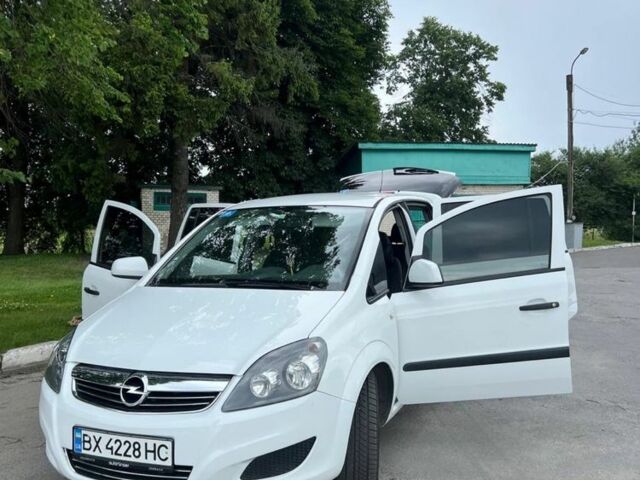 Білий Опель Зафіра, об'ємом двигуна 1.7 л та пробігом 220 тис. км за 6700 $, фото 7 на Automoto.ua