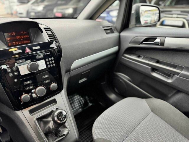 Білий Опель Зафіра, об'ємом двигуна 1.6 л та пробігом 206 тис. км за 7600 $, фото 11 на Automoto.ua