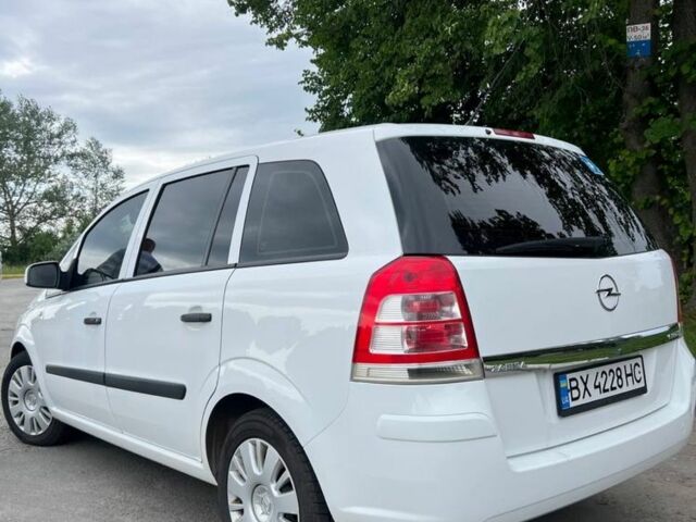 Білий Опель Зафіра, об'ємом двигуна 1.7 л та пробігом 220 тис. км за 6700 $, фото 2 на Automoto.ua
